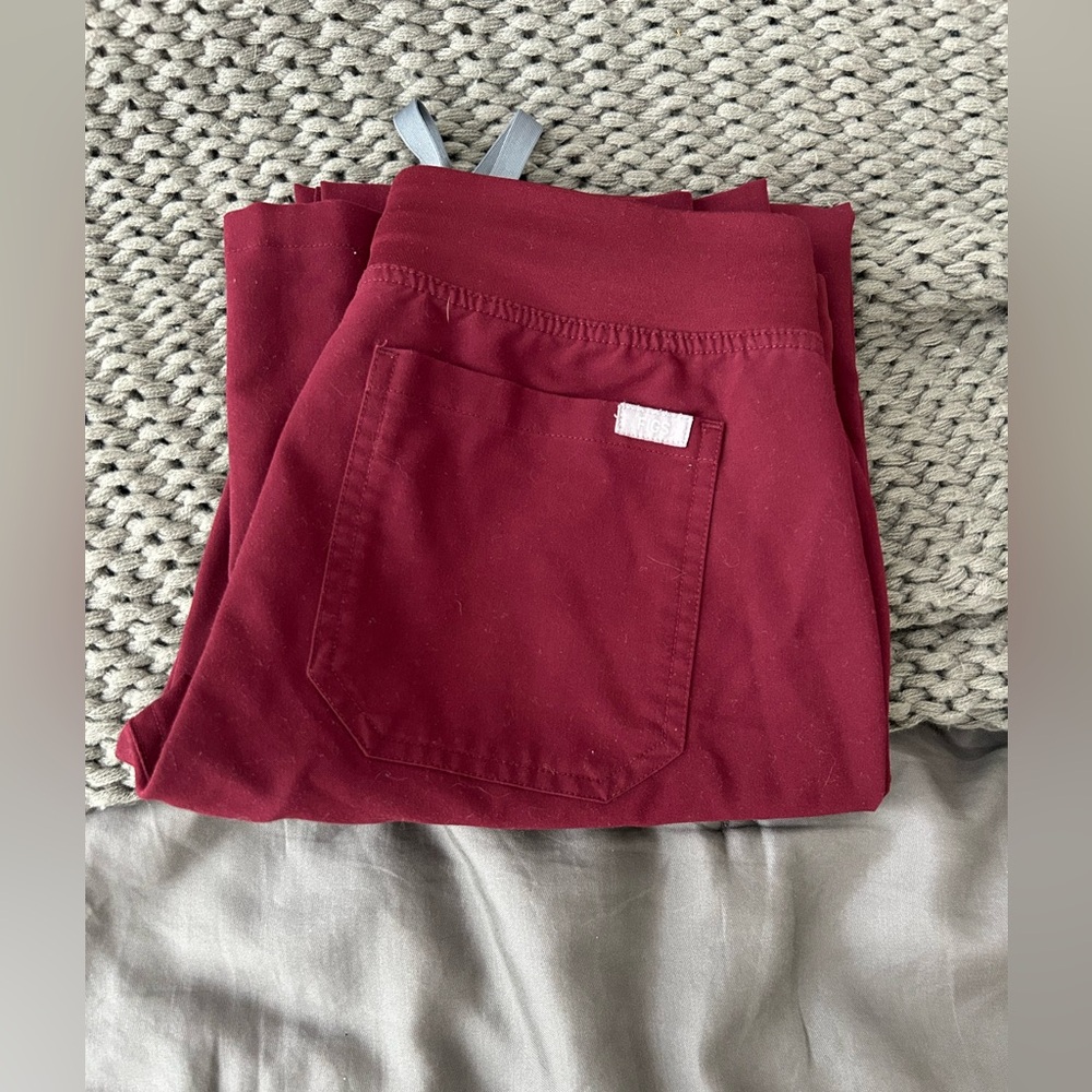 Figs Livingston Burgundy Scrub Pants - XS TALL
